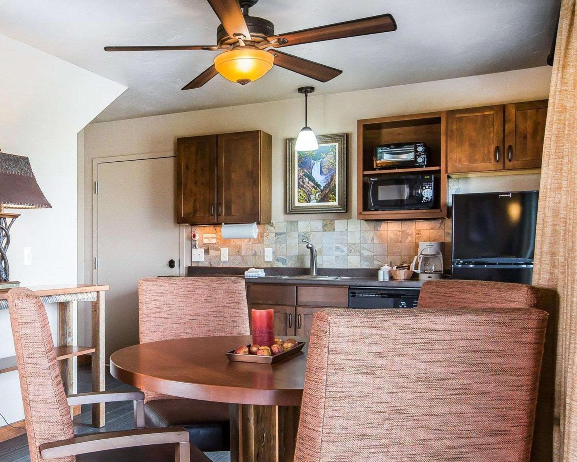 Yellowstone Valley Lodge, Ascend Hotel Collection Pray Luaran gambar