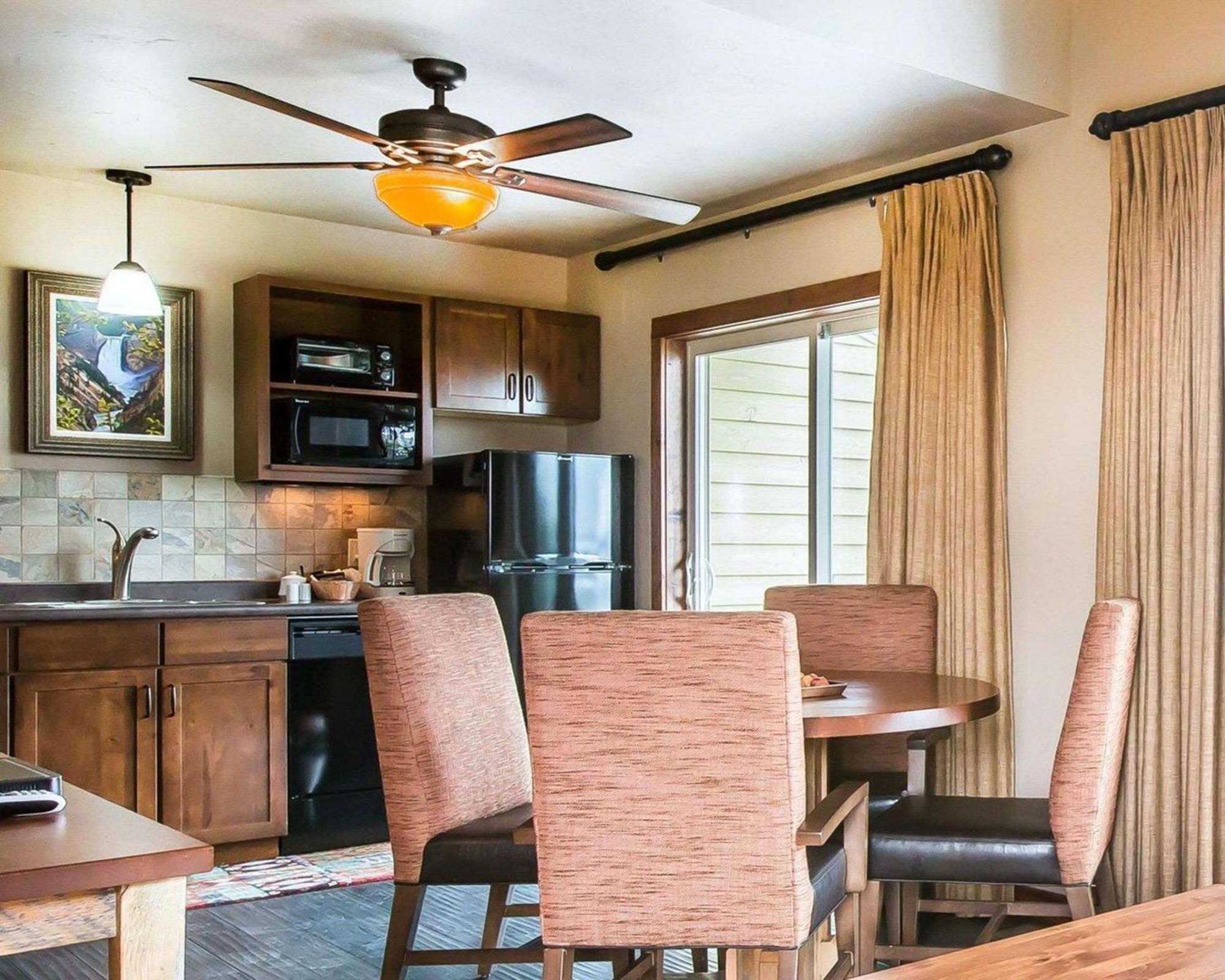 Yellowstone Valley Lodge, Ascend Hotel Collection Pray Luaran gambar